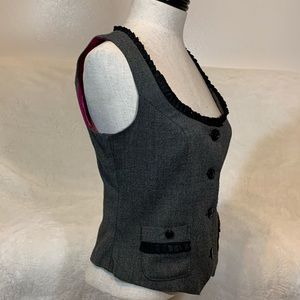 Fitted ladies vest